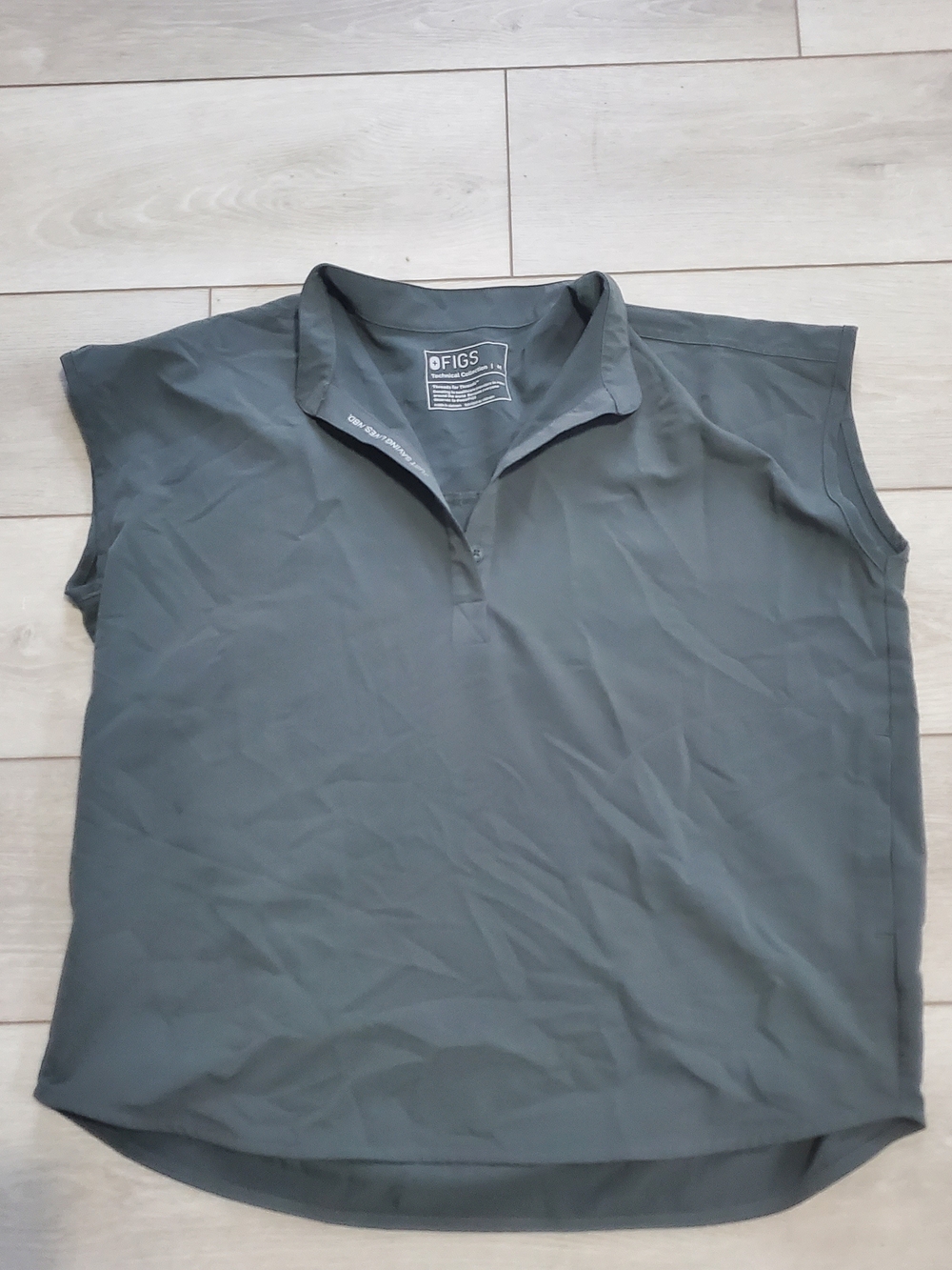 FIGS Women's Rafaela Oversized Scrub Top Bonsai Size Med Healthcare Nurse